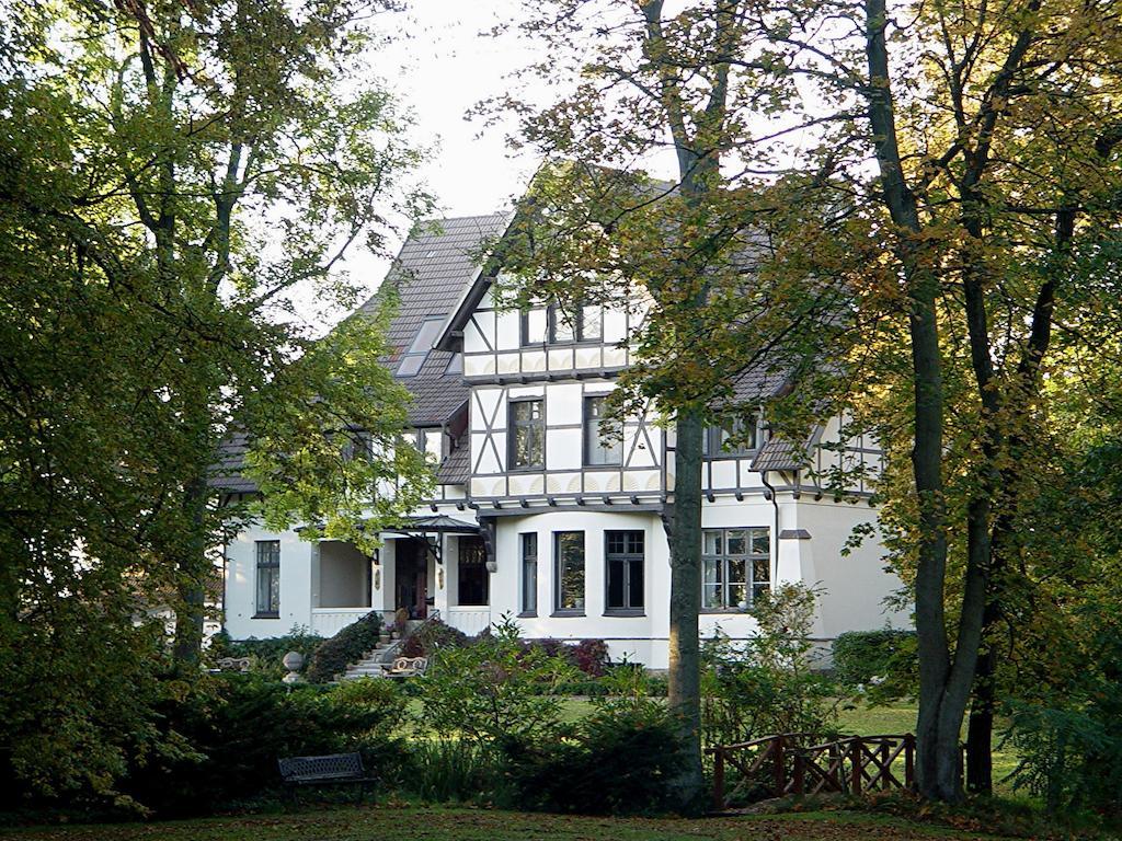 Gutshaus Kubbelkow Hotel Bergen Auf Rugen Exterior photo